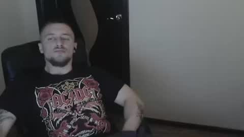 Snapshot of lev1ngston chatting on 01/08/25, 07:03 lev1ngston online show from 01/08/25, 07:03