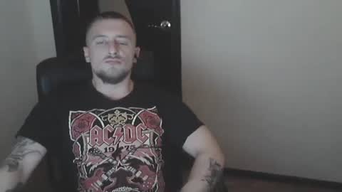 Snapshot of lev1ngston chatting on 01/08/25, 10:04 lev1ngston online show from 01/08/25, 10:04