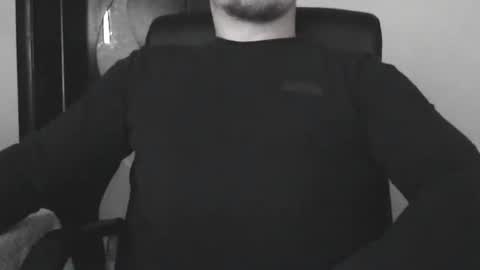 Snapshot of lev1ngston chatting on 10/05/25, 10:35 lev1ngston online show from 10/05/25, 10:35