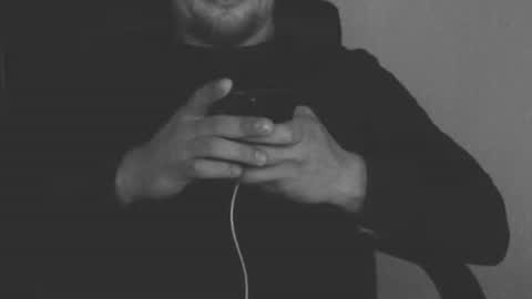 Snapshot of lev1ngston chatting on 10/12/25, 01:04 lev1ngston online show from 10/12/25, 01:04