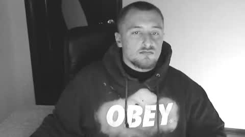 Snapshot of lev1ngston chatting on 10/24/25, 01:40 lev1ngston online show from 10/24/25, 01:40