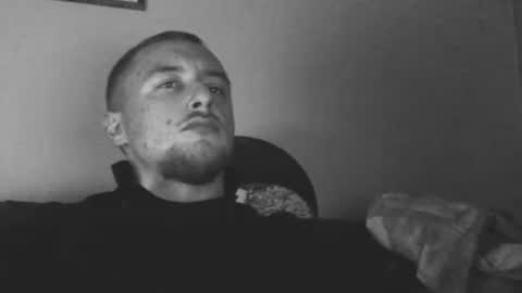 Snapshot of lev1ngston chatting on 11/12/25, 12:44 lev1ngston online show from 11/12/25, 12:44