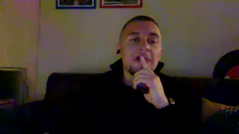 Snapshot of lev1ngston chatting on 11/17/25, 06:14 lev1ngston online show from 11/17/25, 06:14