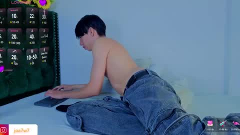 Snapshot of levi_ackermann1 chatting on 03/31/26, 02:39 Levi online show from 03/31/26, 02:39
