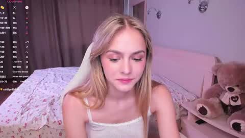 Snapshot of leviavillat chatting on 07/25/26, 12:03 Rita online show from 07/25/26, 12:03
