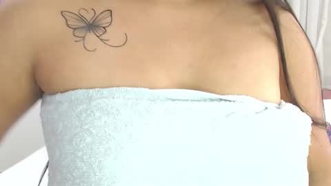 Gabrielle online show from 02/01/25, 04:22