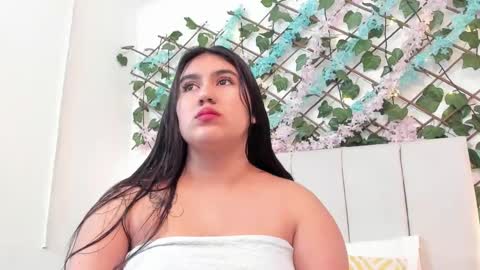 Gabrielle online show from 09/15/25, 10:26