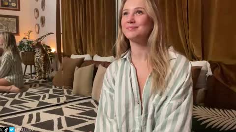 Snapshot of lexi_luv chatting on 02/15/26, 05:26 Lexi online show from 02/15/26, 05:26