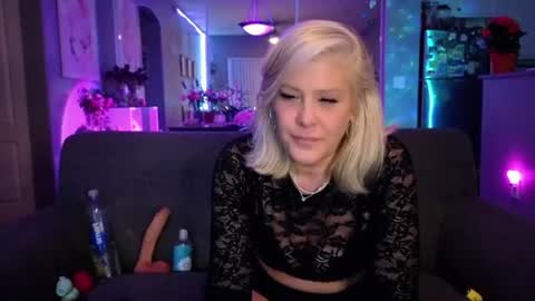 Lexi online show from 06/17/26, 07:33