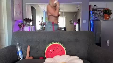 Lexi online show from 06/25/26, 08:02