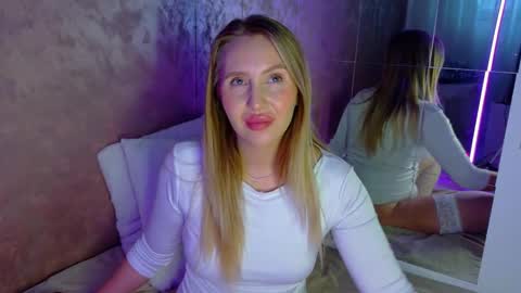 LEXXY online show from 11/20/25, 06:13