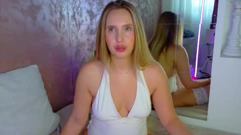 LEXXY online show from 11/21/25, 06:56