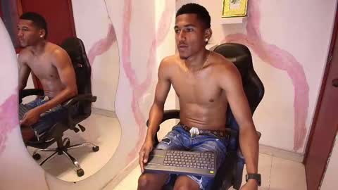 Snapshot of lexianddeker chatting on 09/23/25, 02:53 Lexi Derek online show from 09/23/25, 02:53