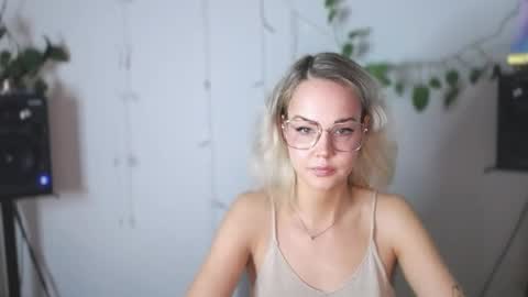 Lexie online show from 12/10/24, 08:30