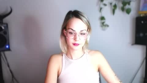 Lexie online show from 02/24/25, 10:03