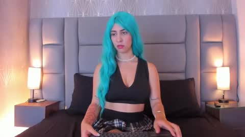 lexiee__ online show from 11/23/25, 02:28