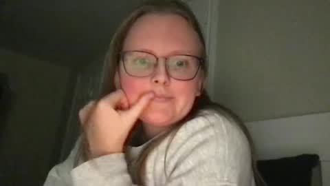 Snapshot of lexielilacs chatting on 12/15/24, 03:13 lexie online show from 12/15/24, 03:13