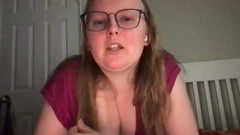 Snapshot of lexielilacs chatting on 01/09/25, 02:01 lexie online show from 01/09/25, 02:01