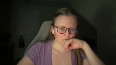 Snapshot of lexielilacs chatting on 01/17/25, 03:23 lexie online show from 01/17/25, 03:23