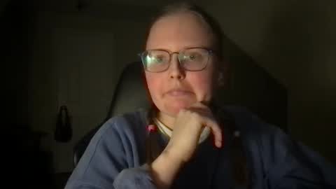 Snapshot of lexielilacs chatting on 02/17/25, 04:31 lexie online show from 02/17/25, 04:31