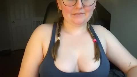 Snapshot of lexielilacs chatting on 10/30/25, 08:31 lexie online show from 10/30/25, 08:31