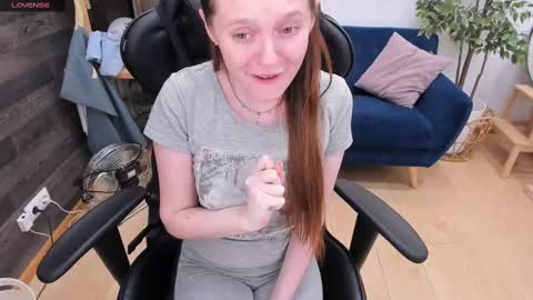 Snapshot of lexihoward chatting on 02/14/25, 06:56 Lexi online show from 02/14/25, 06:56