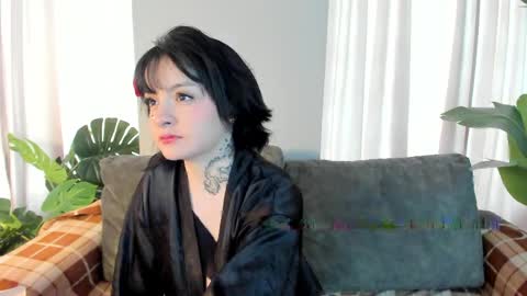 lexirouge           online show from 05/12/26, 09:56