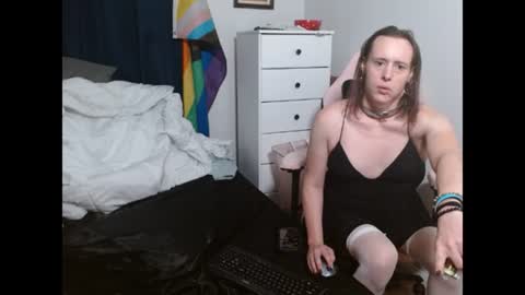 Snapshot of lexithrace chatting on 07/19/26, 08:40 Lexi Doll online show from 07/19/26, 08:40