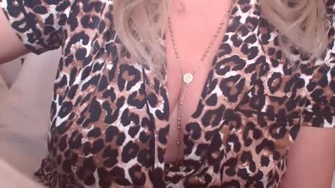 Snapshot of lexxa_blond chatting on 10/01/25, 08:59 Hannah online show from 10/01/25, 08:59