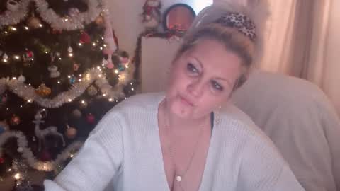 Snapshot of lexxa_blond chatting on 12/15/25, 10:52 Hannah online show from 12/15/25, 10:52