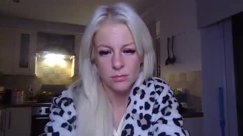 Snapshot of lexxileox chatting on 03/31/26, 11:16 lexxileox online show from 03/31/26, 11:16