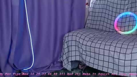 Snapshot of lexy_l0vy chatting on 10/10/25, 08:35 LexxxY online show from 10/10/25, 08:35
