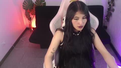Snapshot of lexy_storm_18 chatting on 10/25/25, 01:51 lexy_storm_18 online show from 10/25/25, 01:51