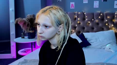 Lexy online show from 02/19/25, 10:23