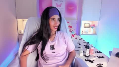 Snapshot of lexyquinn_ chatting on 02/03/26, 04:10 L I A online show from 02/03/26, 04:10