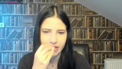 lexyswett online show from 11/10/25, 08:13