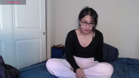 Snapshot of lexyvalentine chatting on 03/18/26, 10:35 Mai online show from 03/18/26, 10:35