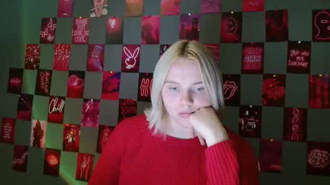 Snapshot of leyla_le chatting on 09/24/25, 07:01 Leyla online show from 09/24/25, 07:01