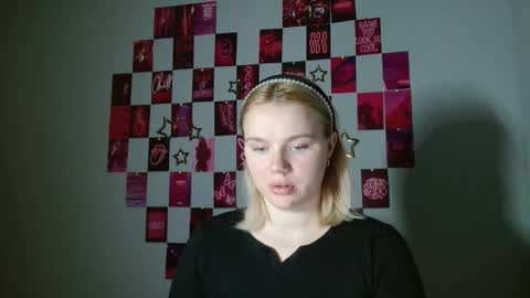 Snapshot of leyla_le chatting on 11/03/25, 07:09 Leyla online show from 11/03/25, 07:09