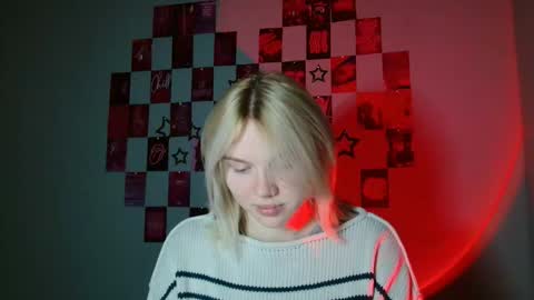 Snapshot of leyla_le chatting on 11/17/25, 07:03 Leyla online show from 11/17/25, 07:03