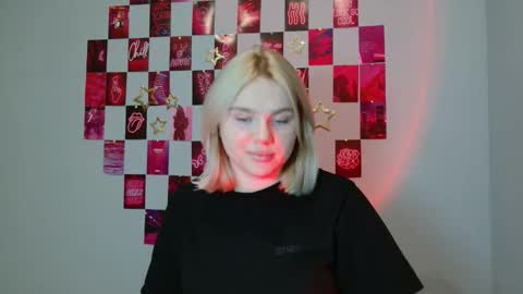 Snapshot of leyla_le chatting on 12/03/25, 07:38 Leyla online show from 12/03/25, 07:38