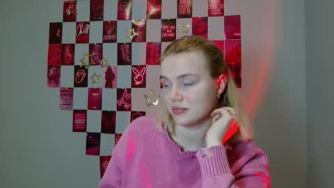 Snapshot of leyla_le chatting on 12/04/25, 07:39 Leyla online show from 12/04/25, 07:39