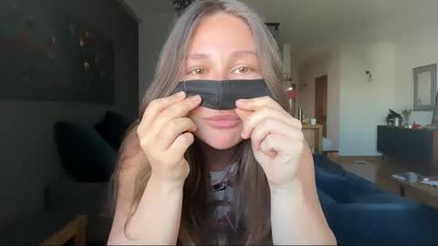 Leyla online show from 05/17/26, 12:56