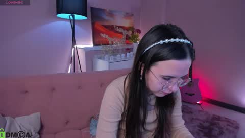 Snapshot of leylamirage chatting on 03/01/26, 12:18 leylamirage online show from 03/01/26, 12:18