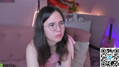 Snapshot of leylamirage chatting on 03/14/26, 12:21 leylamirage online show from 03/14/26, 12:21