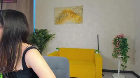 Snapshot of leylamirage chatting on 03/30/26, 12:17 leylamirage online show from 03/30/26, 12:17