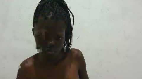 Snapshot of leylani69 chatting on 05/18/26, 06:47 laylani69 online show from 05/18/26, 06:47