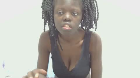 Snapshot of leylani69 chatting on 06/22/26, 11:29 laylani69 online show from 06/22/26, 11:29