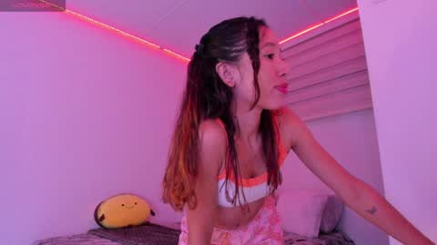 Snapshot of leyre_lerr chatting on 12/20/24, 03:14 Jessica online show from 12/20/24, 03:14