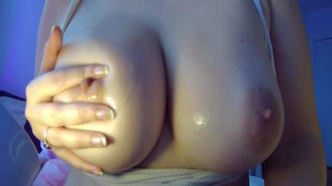 Snapshot of leysun7777 chatting on 02/17/25, 09:24 Leysun7 online show from 02/17/25, 09:24